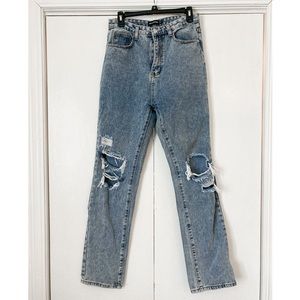 ✰ PrettyLittleThing ripped loose leg jeans ✰